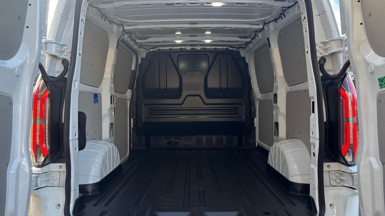 Ford Transit Custom E-320 L1 Rwd 100kW 65kWh H1 Van Limited Auto